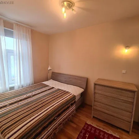 Quiet 10 Min Walk From Center. Apartment *